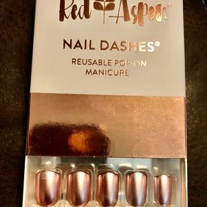 Red Aspen Nail Dash